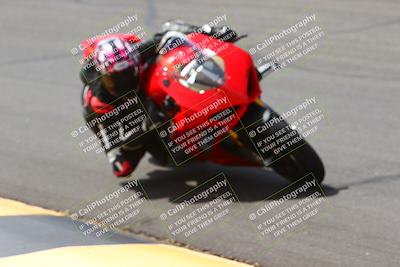 media/Apr-10-2022-SoCal Trackdays (Sun) [[f104b12566]]/Bowl (11am)/